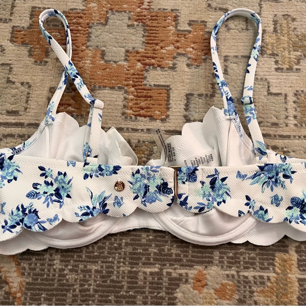 Victoria’s Secret swim top blu/white floral scalloped top & sides adjustable 32c - Picture 3 of 11
